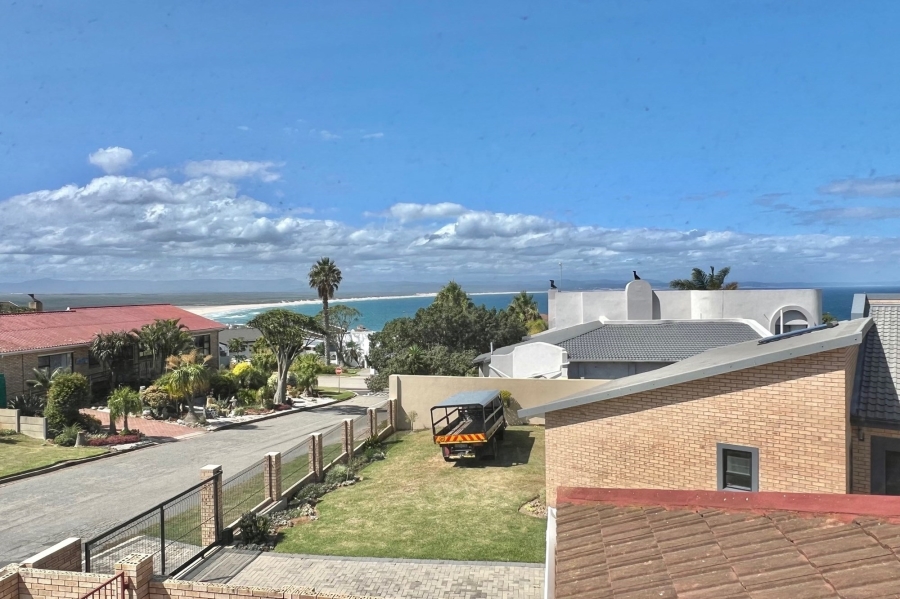 3 Bedroom Property for Sale in Wavecrest Eastern Cape